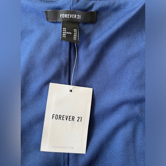 FOREVER 21 Blue Velvet Keyhole Cutout Top Size XL New With Tags - Picture 6 of 8